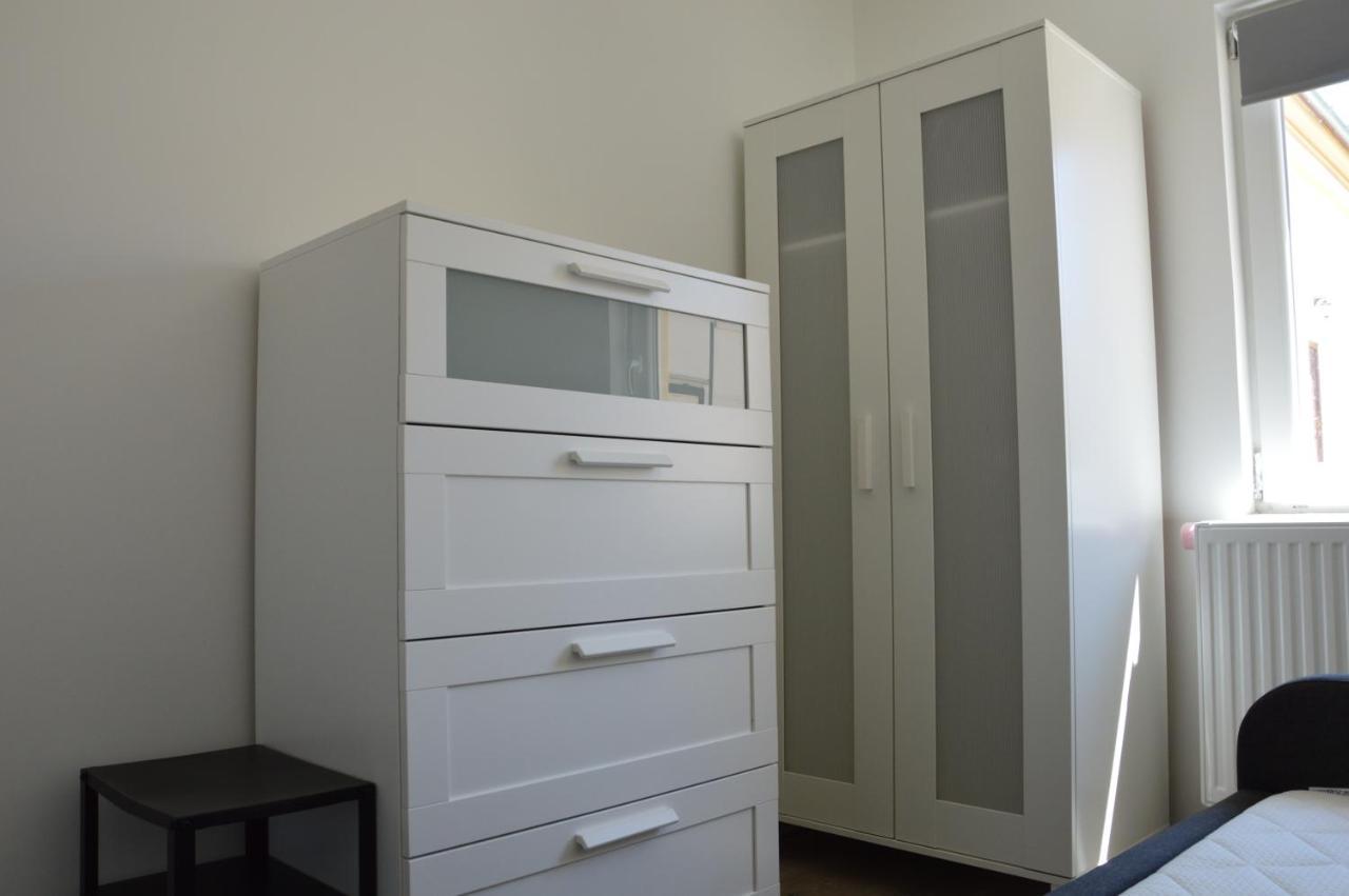 Quiet Residential Area B Taplan - 2 Bedroom And Living Room Apartment Szombathely Dış mekan fotoğraf