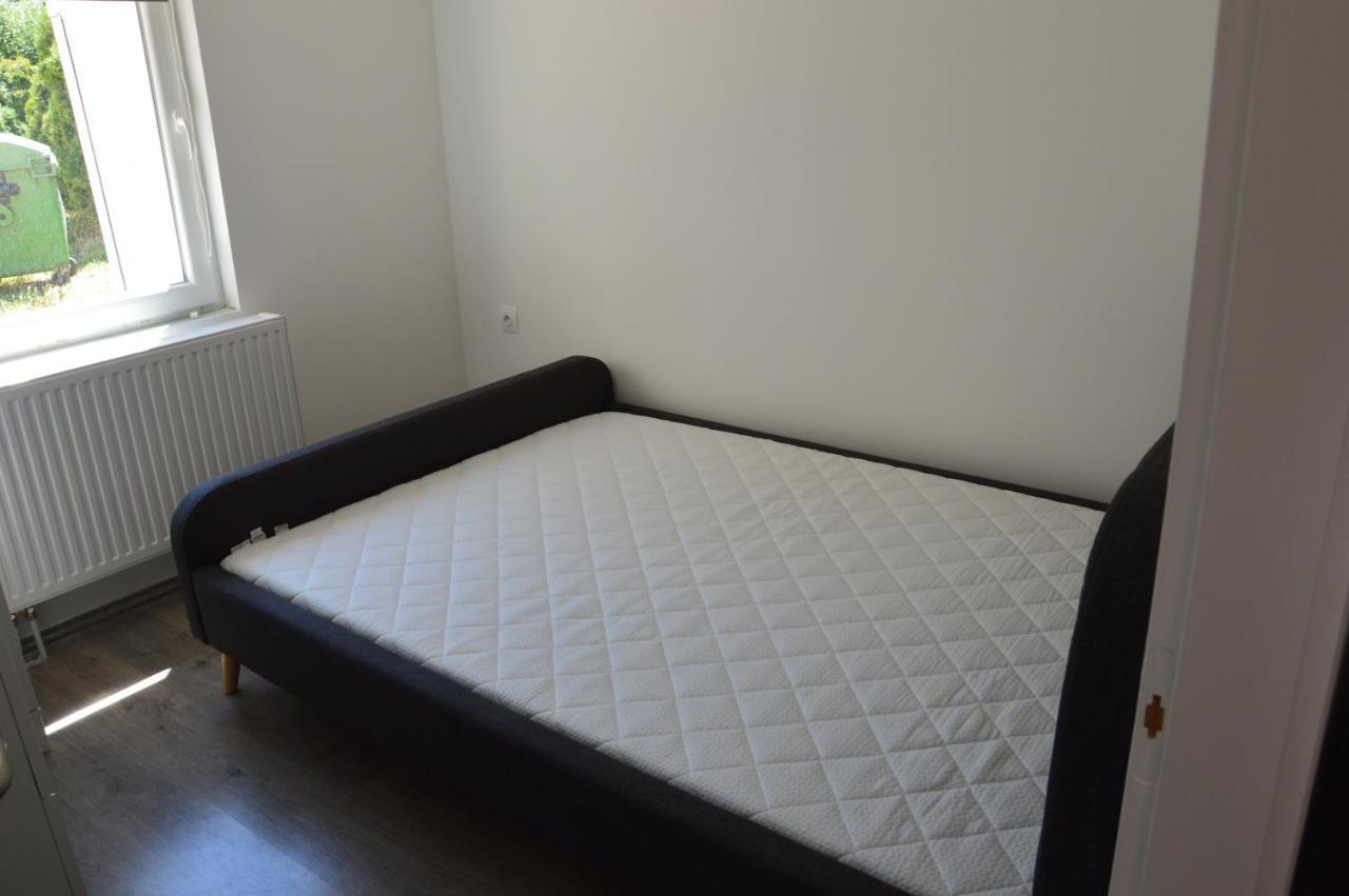 Quiet Residential Area B Taplan - 2 Bedroom And Living Room Apartment Szombathely Dış mekan fotoğraf
